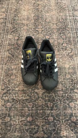 Black Adidas Superstar