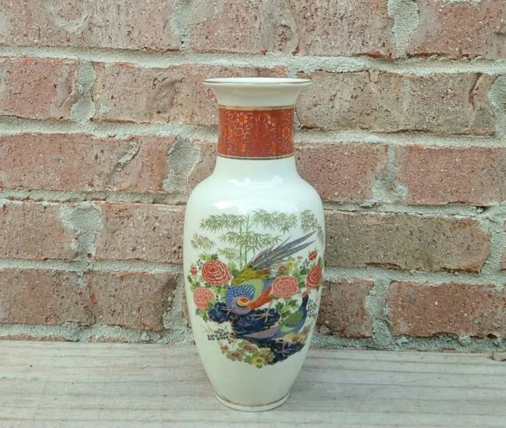 Vintage Oriental-Scene Peacocks Vase