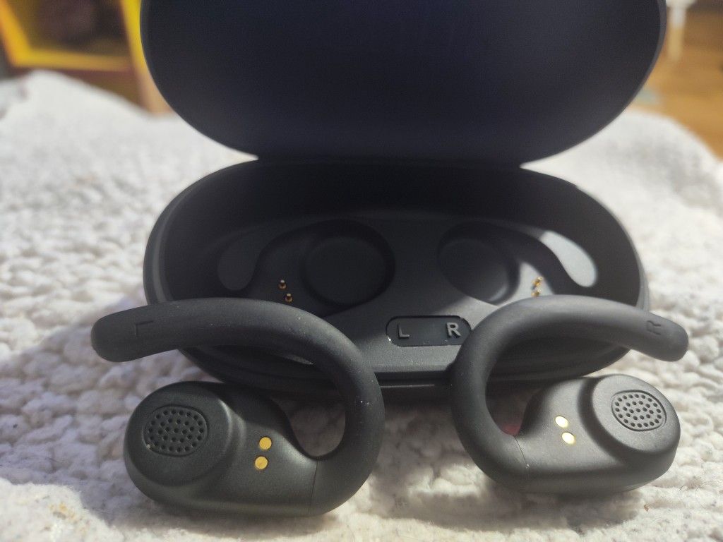 Onn Bluetooth Over Ear Earphones