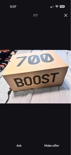 Yeezy YZY 700 Women Shoes - BRAND NEW