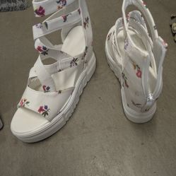 Brand New Sandals Size 90/42