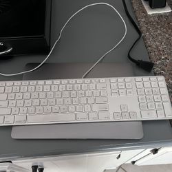 Apple USB Keyboard With Numberpad