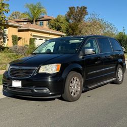 2011 Chrysler Town & Country