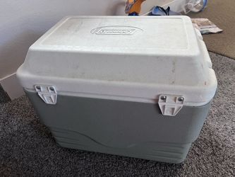 36qt Coleman cooler box