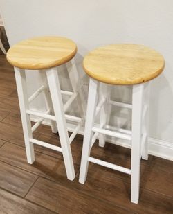 Set of 2 Wooden Bar Height Barstools