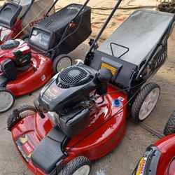 TORO LAWN MOWER SELF PROPELLED WITH ONE YEAR WARRANTY 