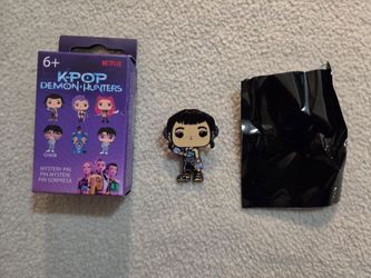 BRAND NEW Loungefly: Zoey (K-Pop Hunters) Mystery Pin