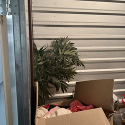 Selling Everything In My Storage Unit 