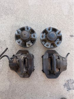 Porsche 944 front hubs & calipers