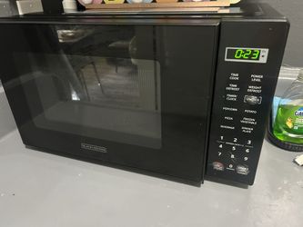 Black + Decker microwave