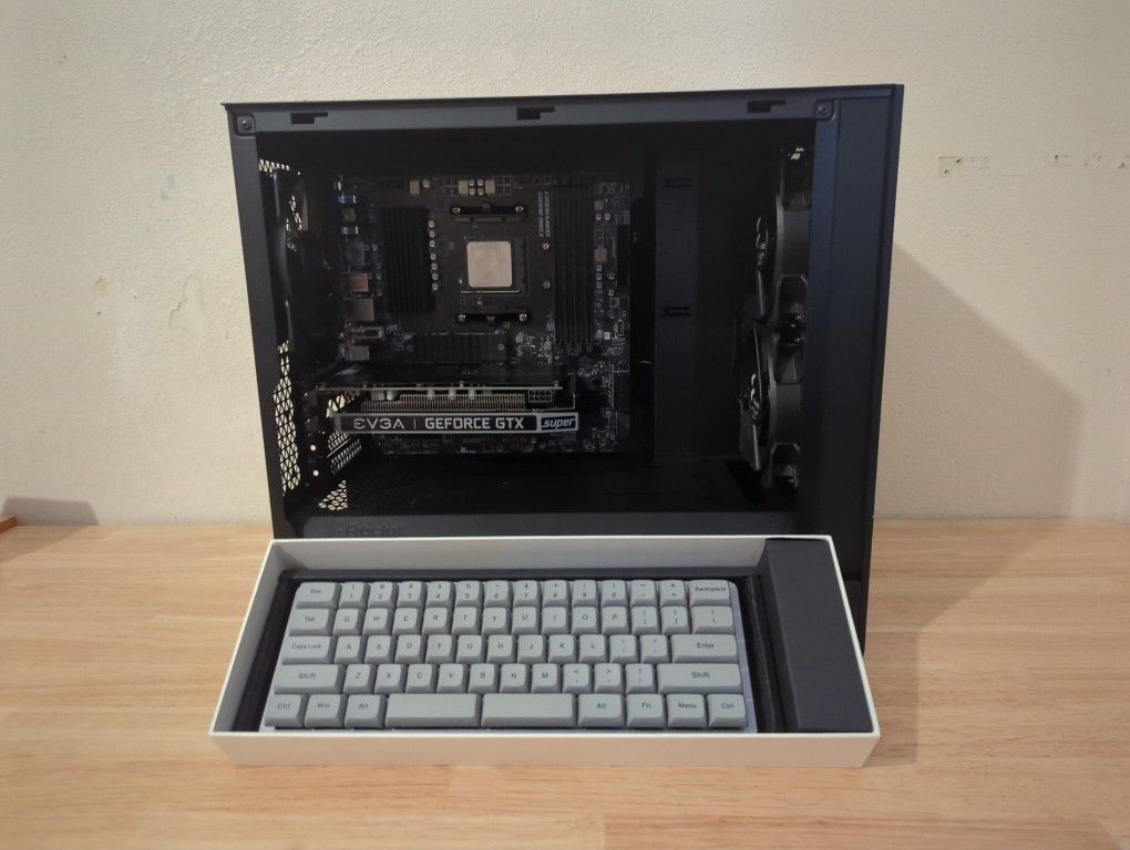Gaming PC + Mechanical Keyboard (Read)