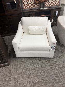 Mitchell Gold + Bob Williams Hayward SLP Swivel Chair - Ivory | Armchair