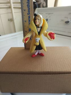 Vintage 101 Dalmatians- Cruella De Vill figurine