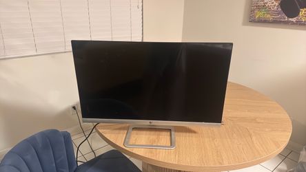 HP Computer Monitor with Silver Stand