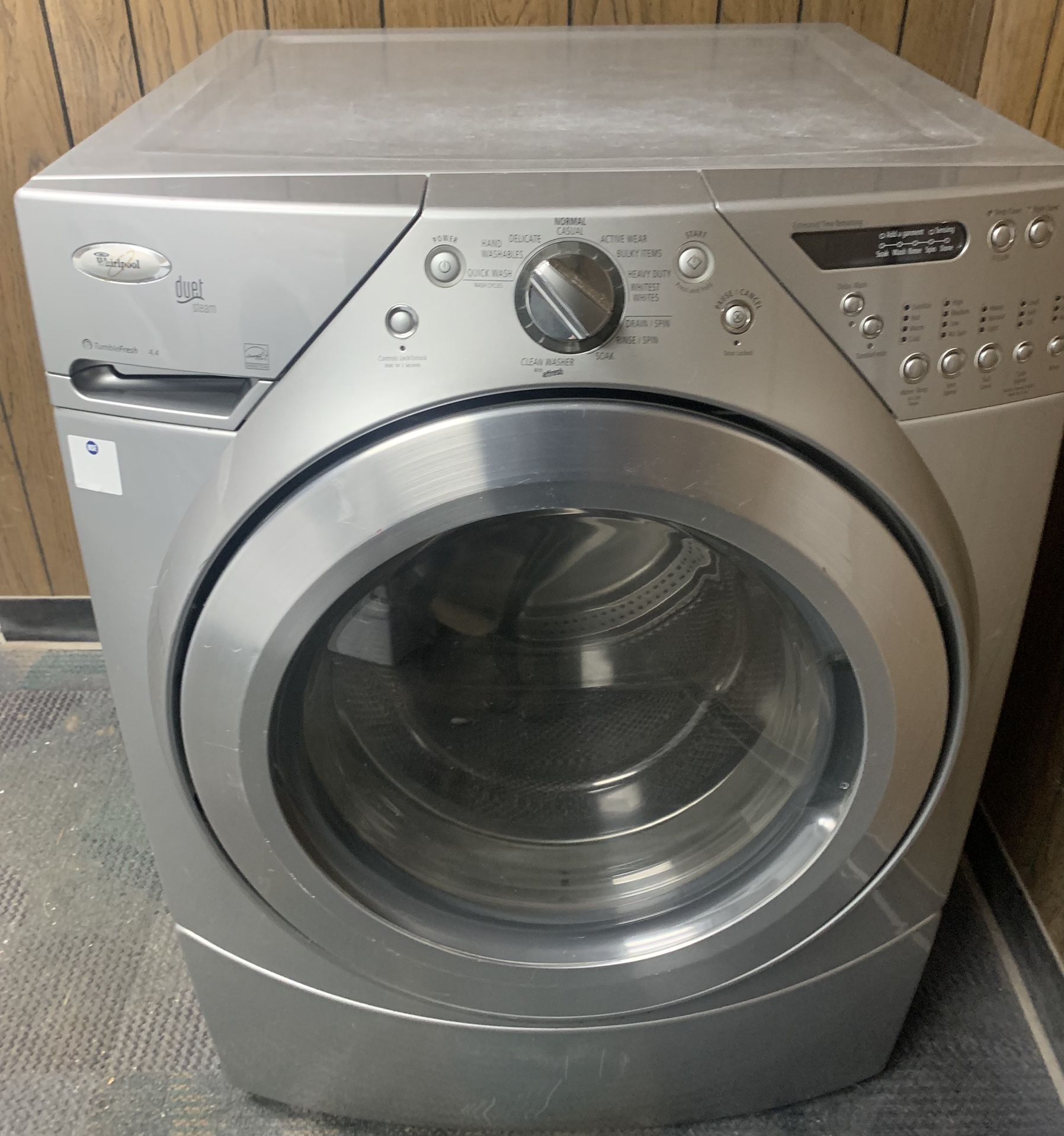 Whirlpool Duet Steam Tumblefresh 4.4 Cubic Front Load Washer (can deliver)