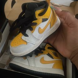 Jordan 1 MID