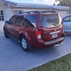 Nissan pathfinder 2008,,,  millas 200,000