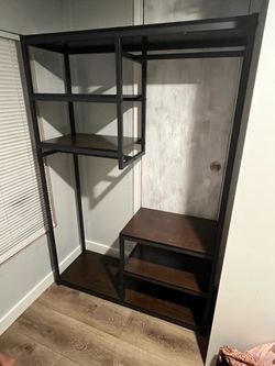 Wood and metal clóset rack