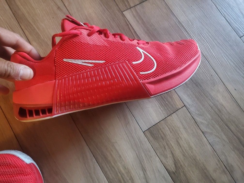Nikes Hyperlft