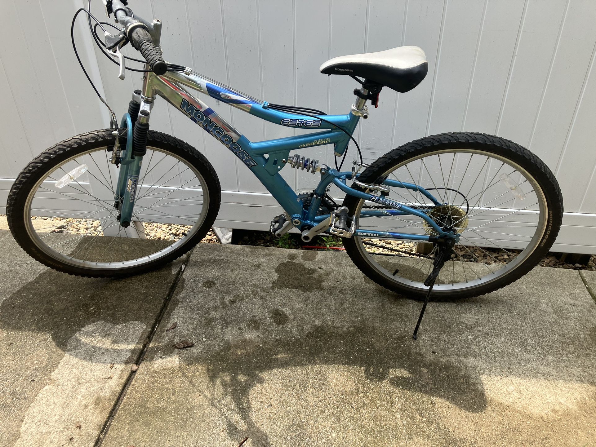 Men’s 26 inch mongoose, aluminum frame bike lightweight