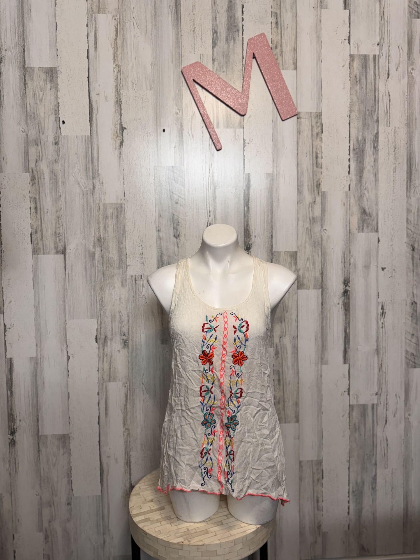 Fun & flirt white blouse size medium