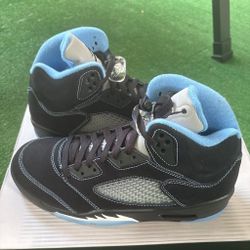 Air Jordan 5 ‘Black Carolina/UNC 2026’ size 9 men