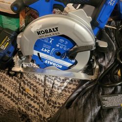 Kobalt Cordless Circular SAW  WITH BATTERIE 