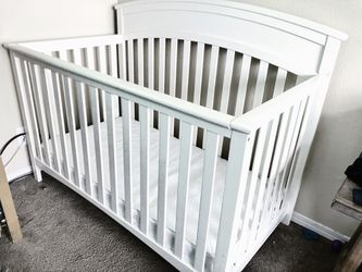 White Crib (Like New)