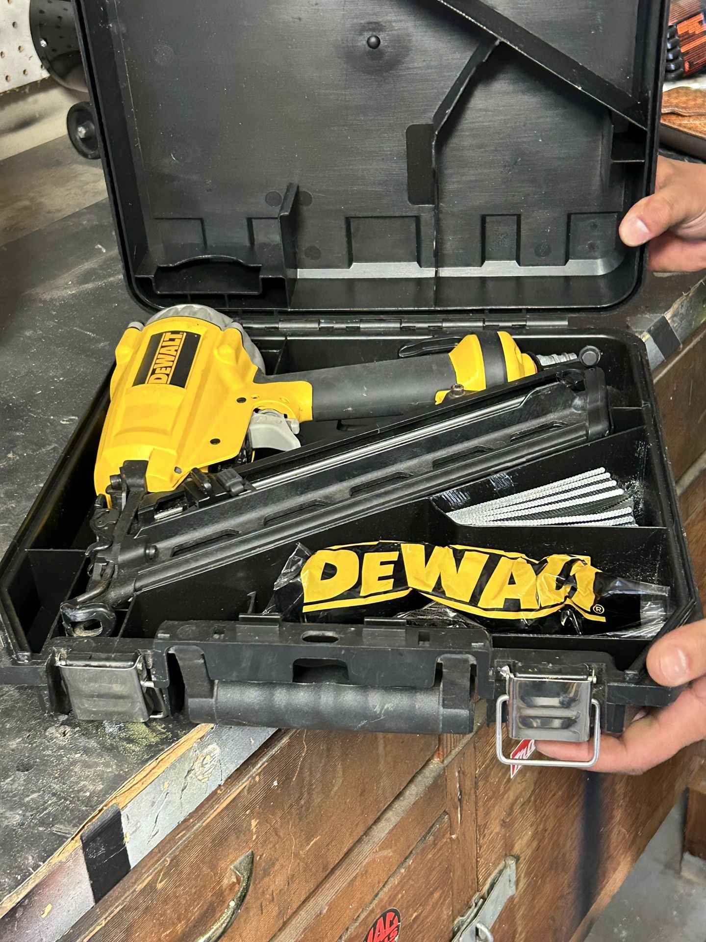 Dewalt 15•