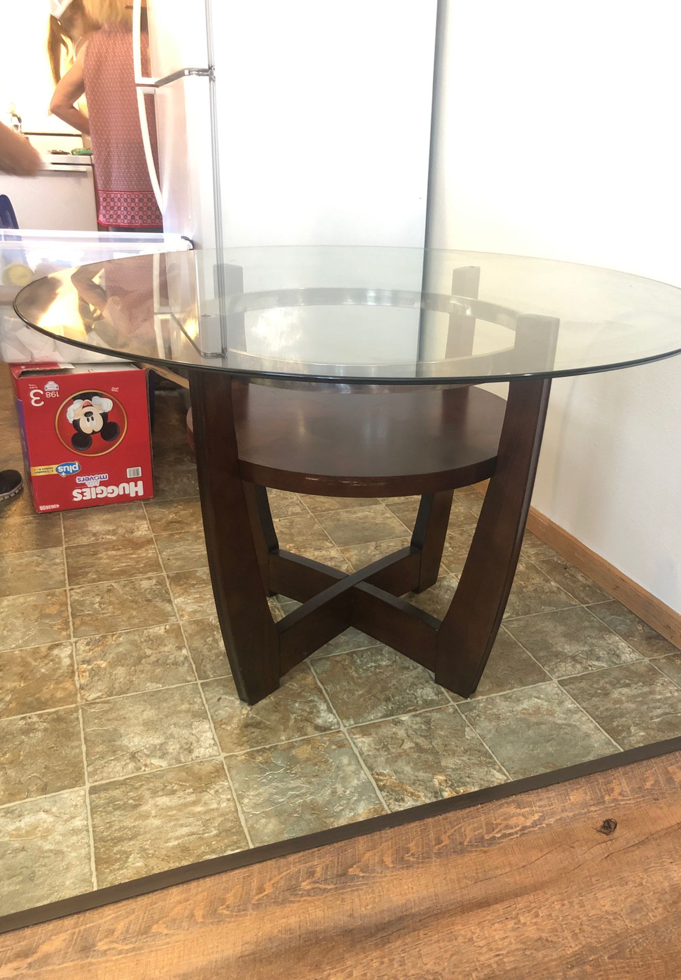 Kitchen table ( moving need gone ASAP)
