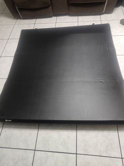 Soft tri fold bed cover