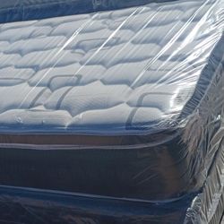 Brand New Queen Size Pillowtop Mattress Included Box Spring Free Delivery 