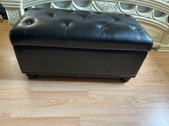 Storage ottoman, real leather