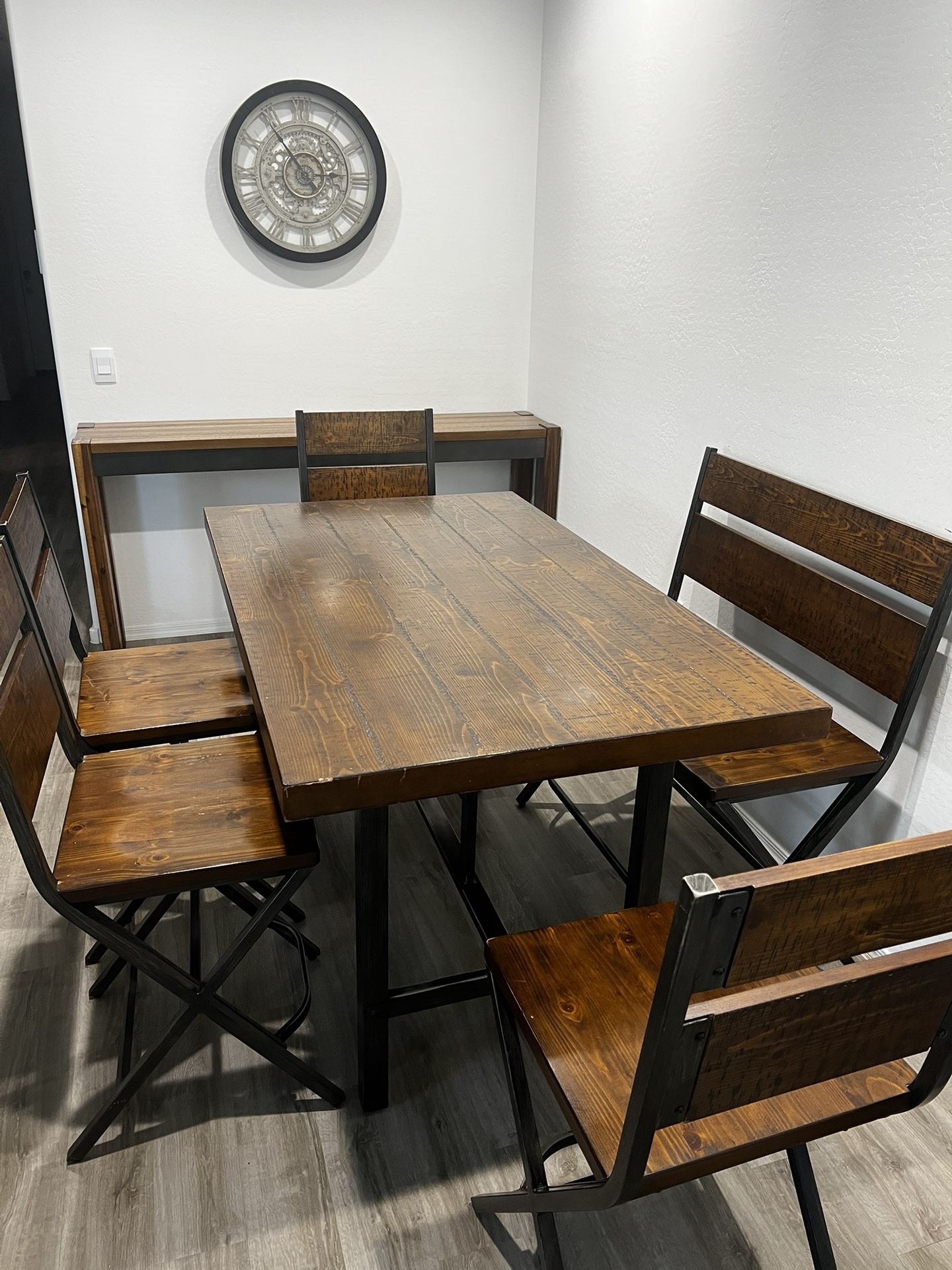 Dining Table w/ Chairs