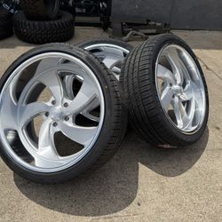 22” Staggered Us Mag Wheel Tires 