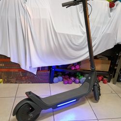 PHANTOM ELECTRIC SCOOTER MOTOR 400W 15.5MPH 28 MILES RANGE-ANTIPUCTURE TIRES-ATMOSPHERE LIGHTS
PHANTOMGOGO A10 10" FOLDABLE ADULT ELECTRIC SCOOTER 400