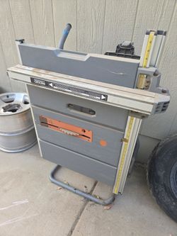 RIDGID Table Saw with Stand