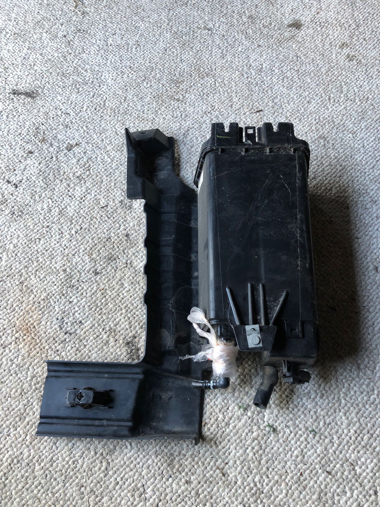 Charcoal canister 2013-2017 Ford Flex