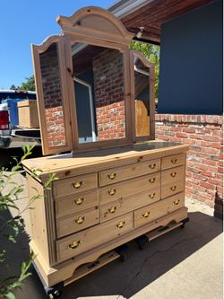 4 pc dresser set with trifold mirror- 2 night stands, 8 drawer dresser with mirror and 5 drawer dresser. See description for details