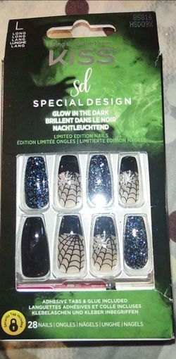 Kiss Halloween Nails