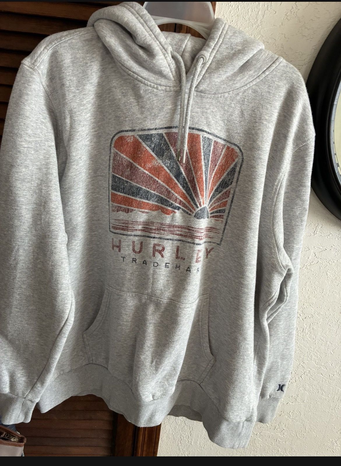 Mens XXL Hurley Hoodie (may fit an xL)