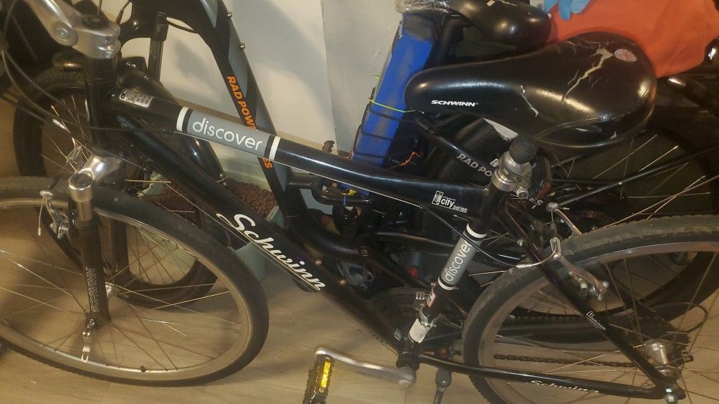 Schwinn Discover Bike