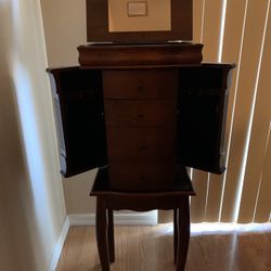 JEWELRY CHEST 