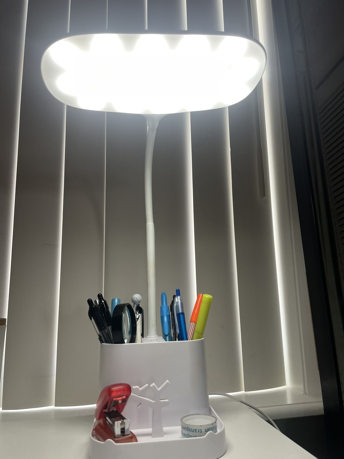 Table Lamp/ USB Port