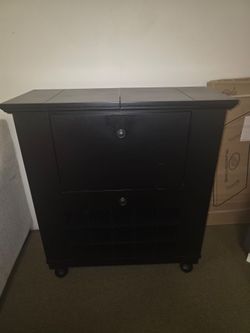 Bar cabinet