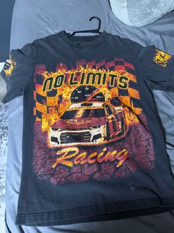 No limits graphic tee shirt