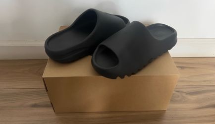 2022 adidas Yeezy Slides 'Onyx' Size 9