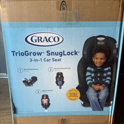 Graco TrioGrow SnugLock 3 in 1 Car Seat, Black