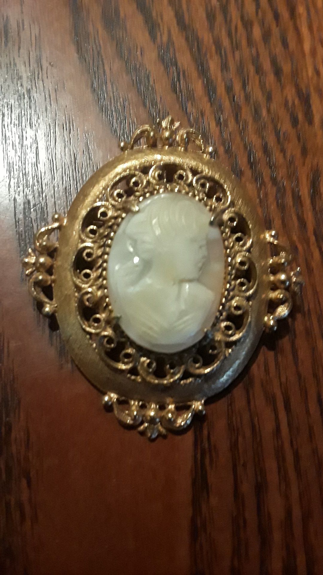 Absolutely Gorgeous old vintage Cameo brooch. BEST OFFER!!!