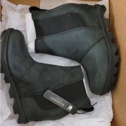 Size 5.5 SOREL BOOTS 